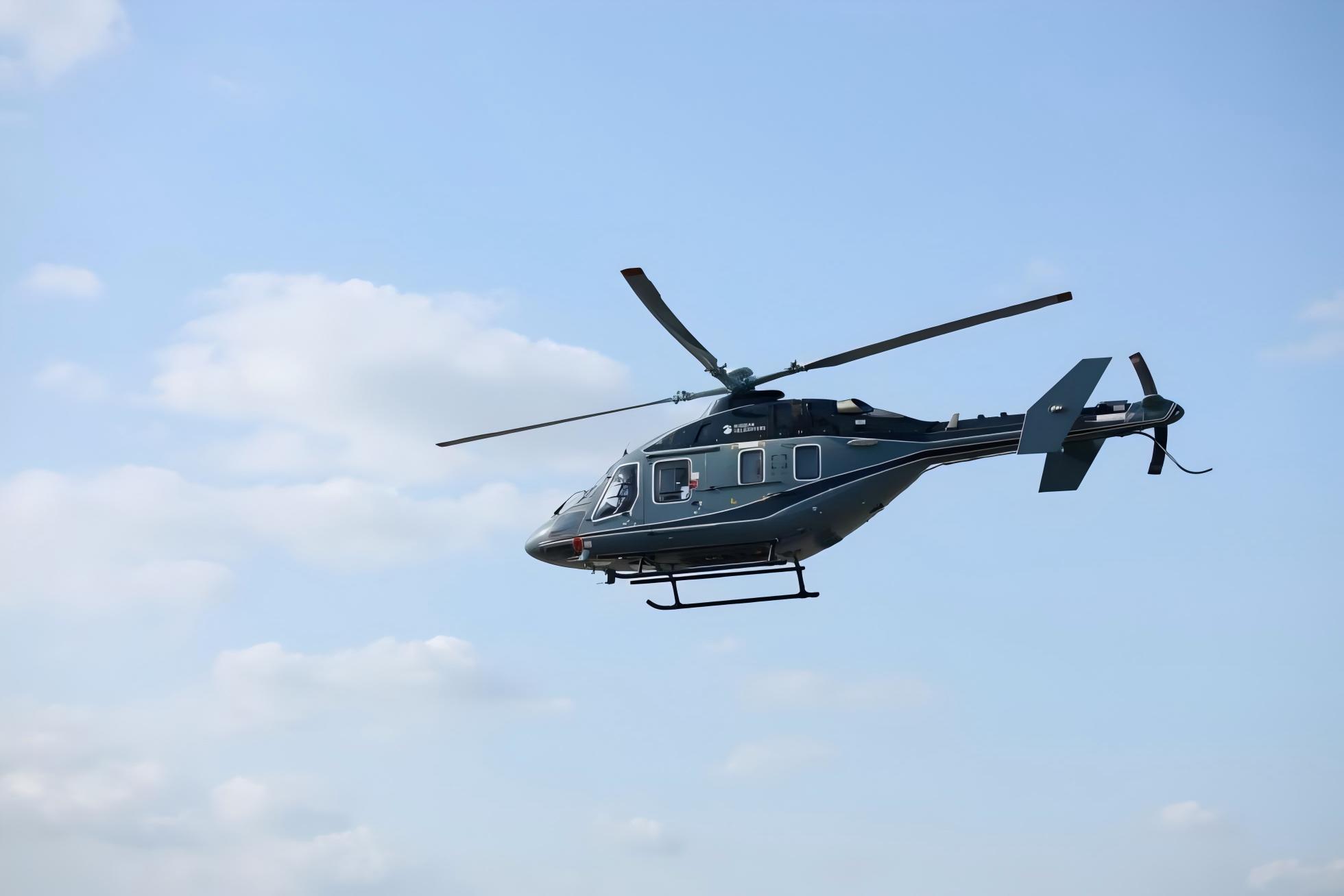 0902 “安萨特”直升机装备VK-650B发动机进行首飞.jpg